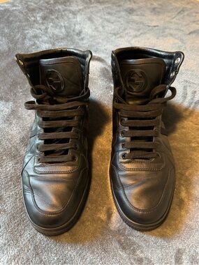 Gucci Black High-Top Leather Sneakers with Dark Gray Stripes